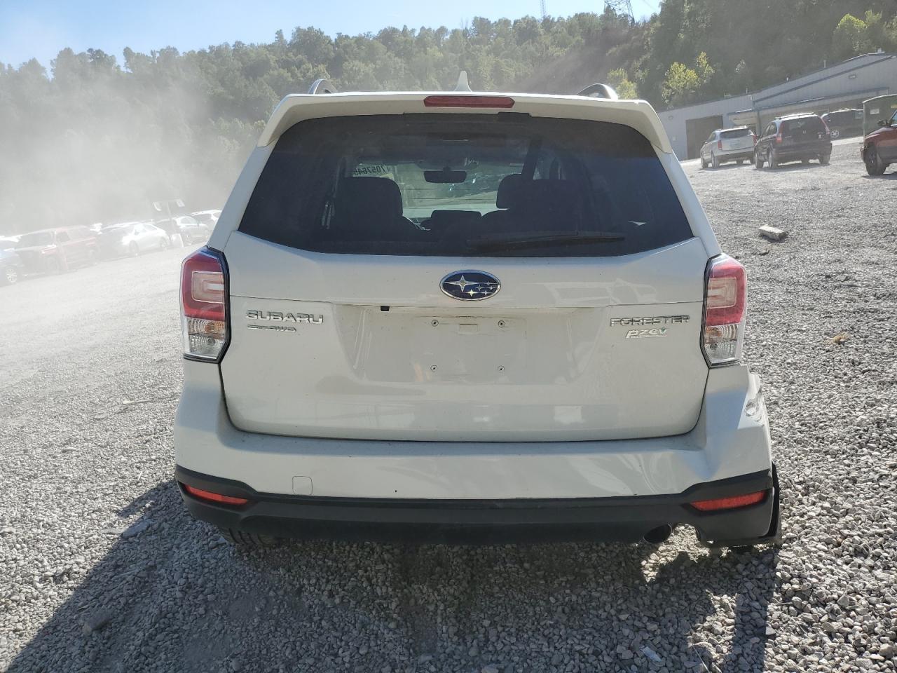 2017 SUBARU FORESTER