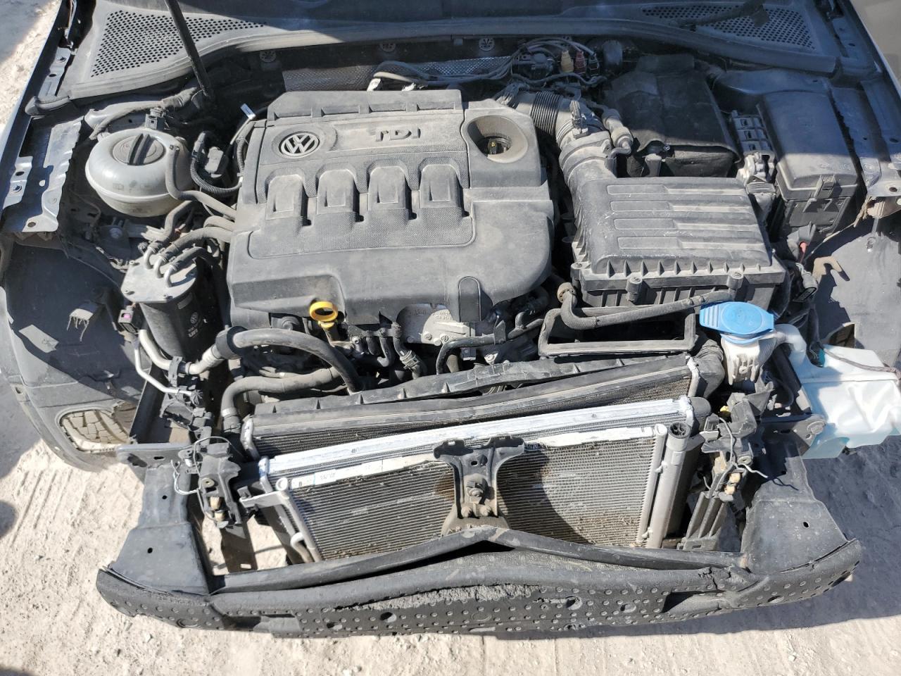 2015 VOLKSWAGEN GOLF