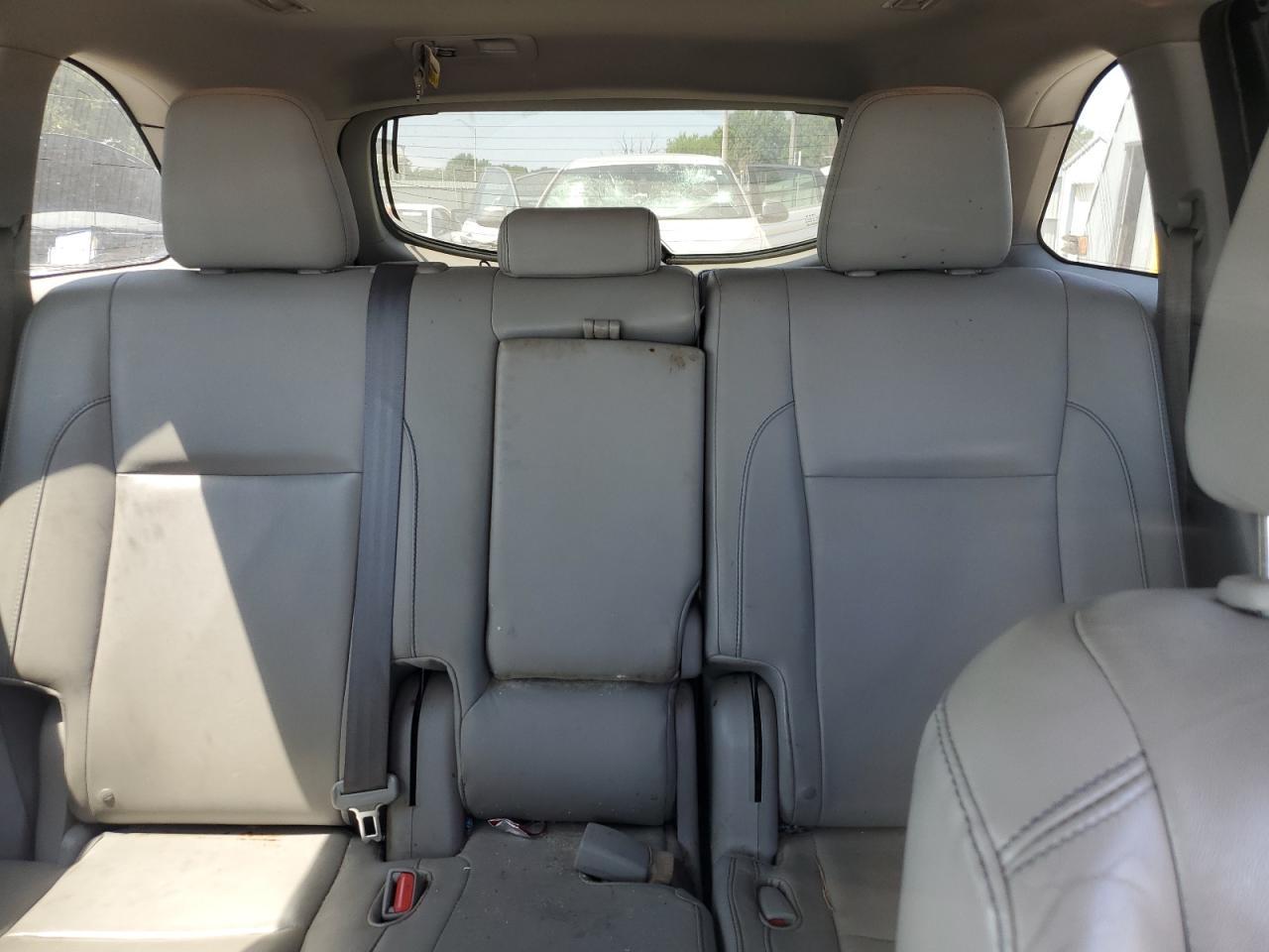 2016 TOYOTA HIGHLANDER