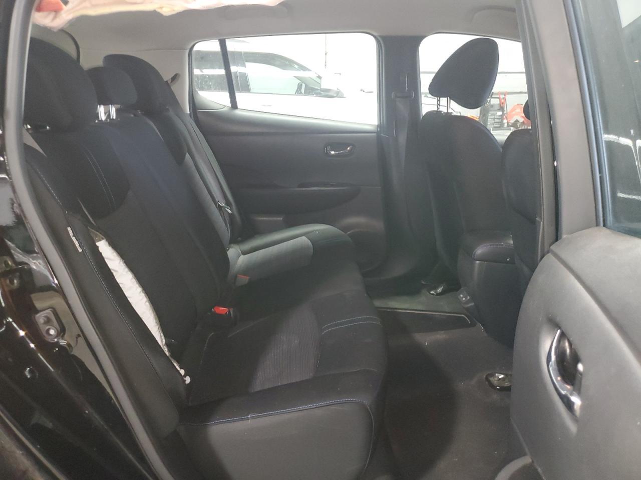 2021 NISSAN LEAF