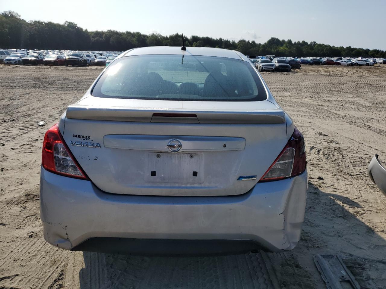 2015 NISSAN VERSA
