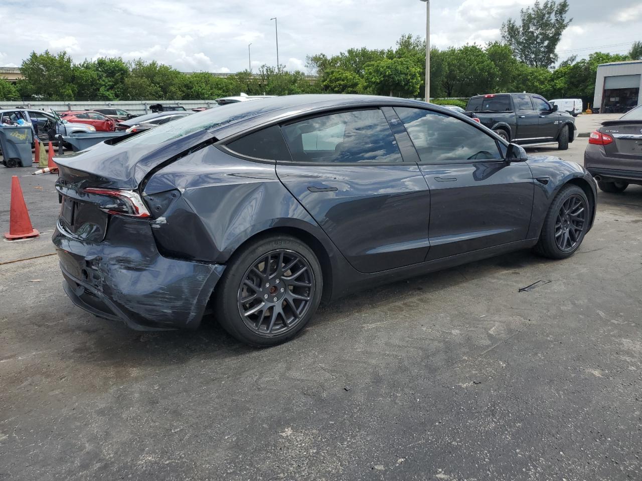 2024 TESLA MODEL 3
