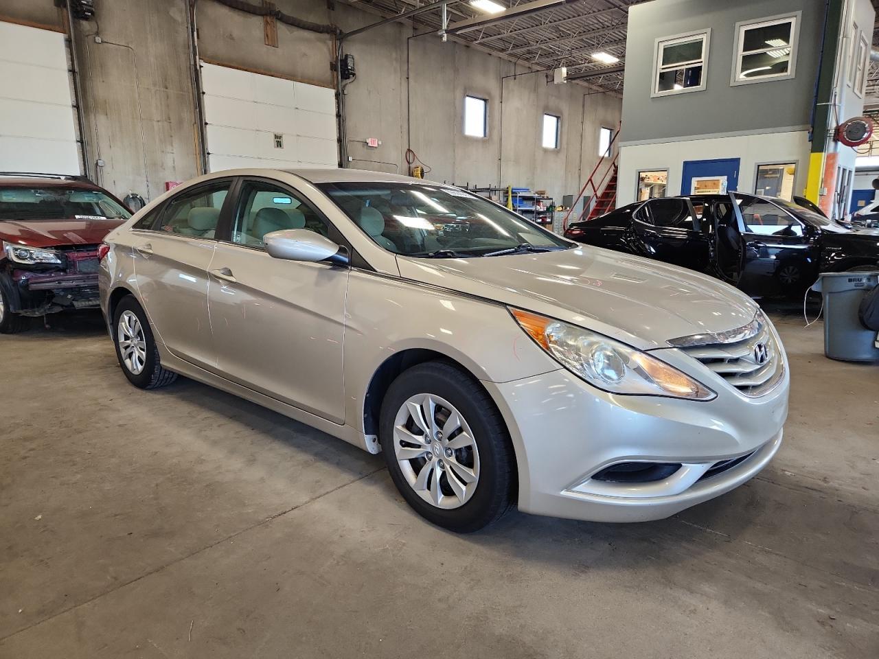 2011 HYUNDAI SONATA