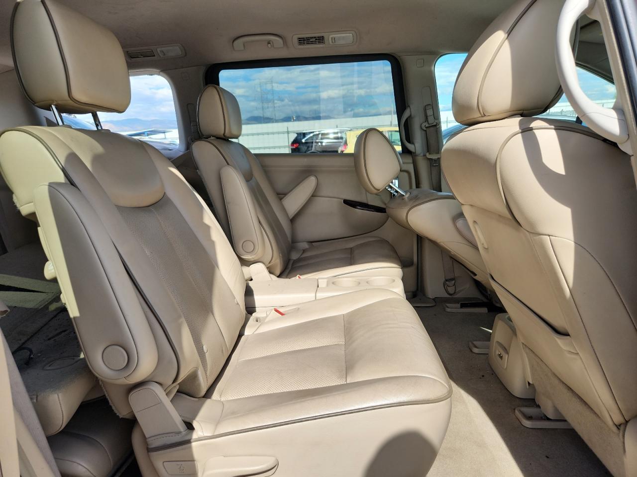 2011 NISSAN Quest