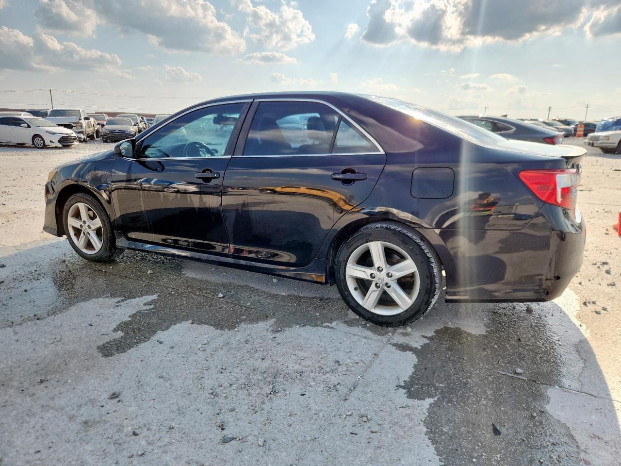 2014 TOYOTA CAMRY