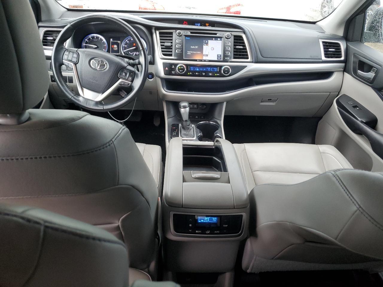 2017 TOYOTA HIGHLANDER