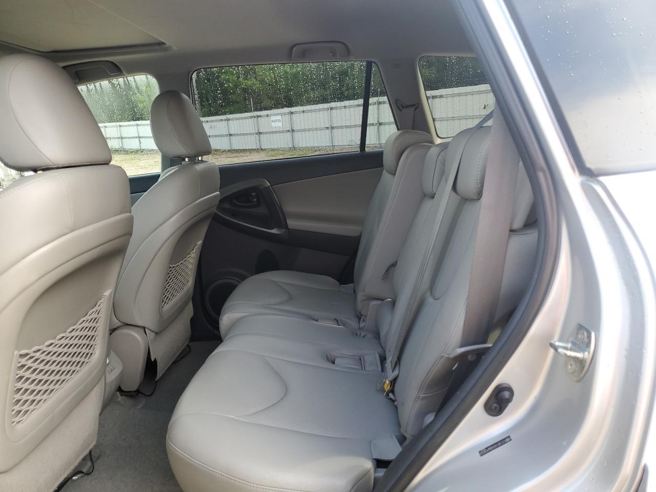 2011 TOYOTA RAV4