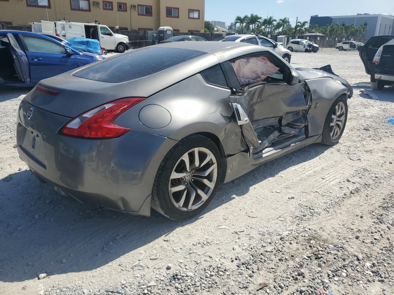 2014 NISSAN 370Z