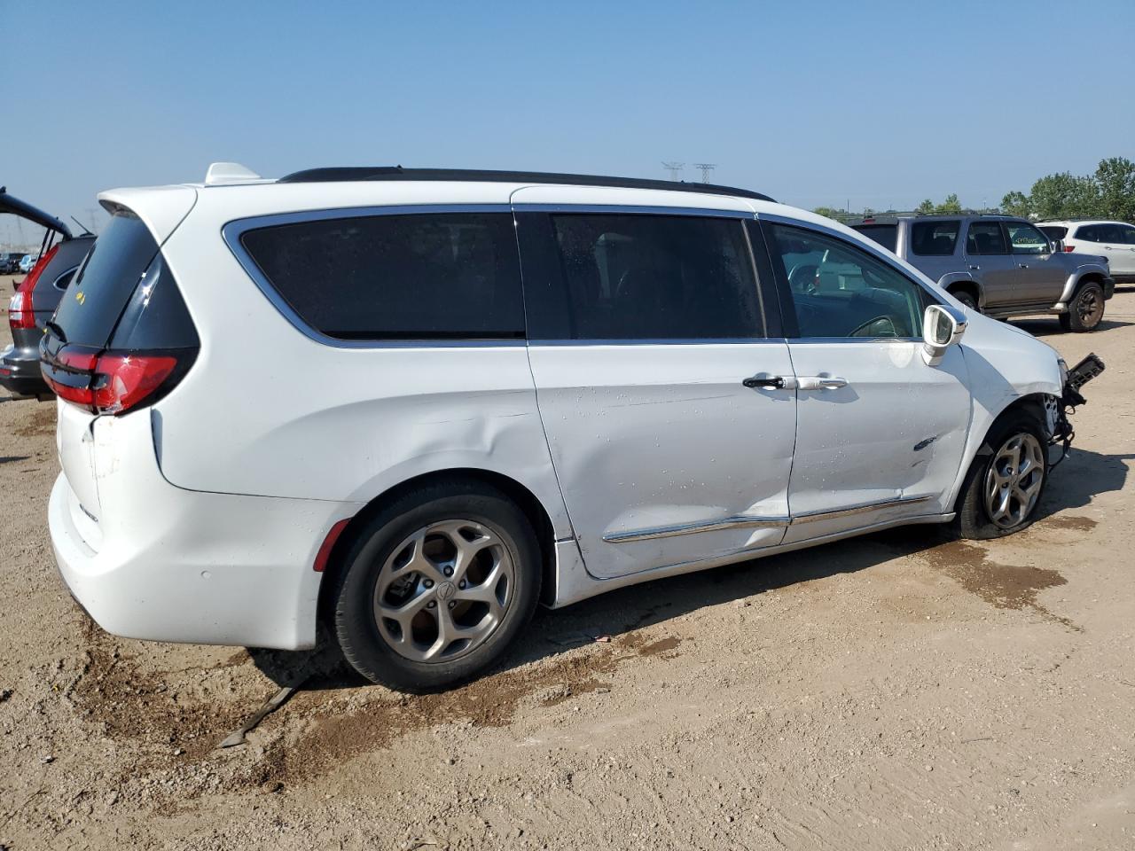 2022 CHRYSLER Pacifica