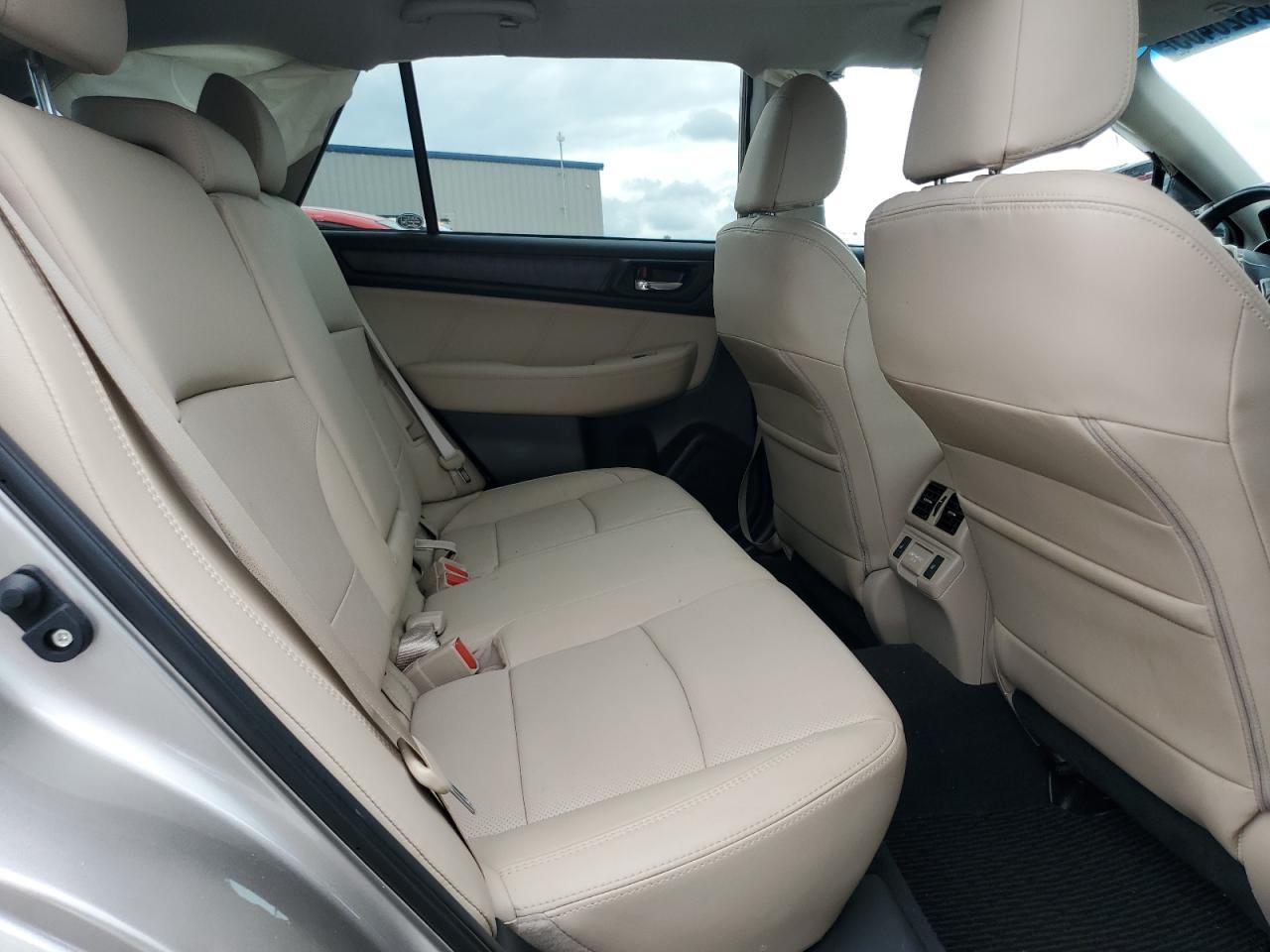 2018 SUBARU Outback