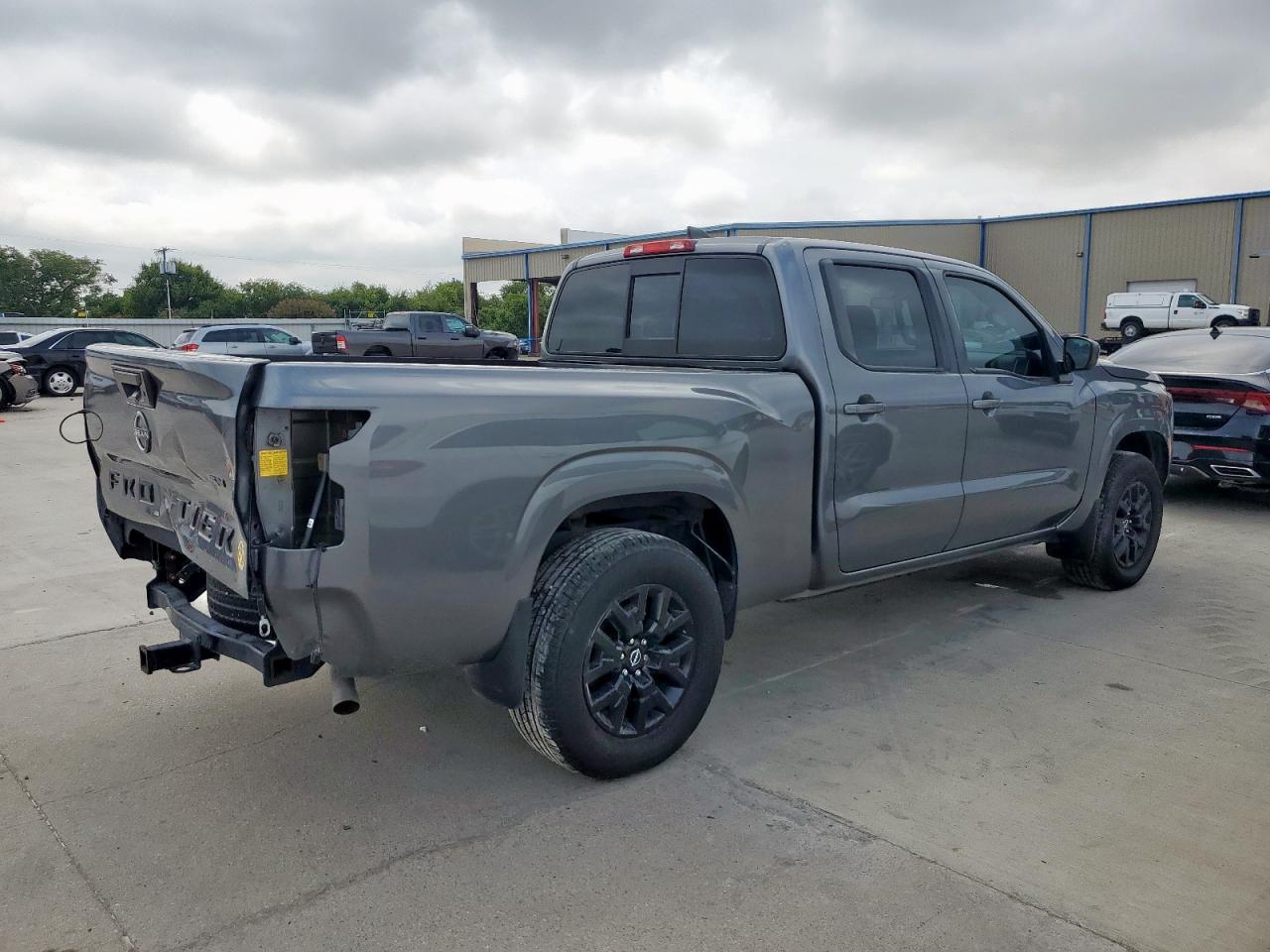 2022 NISSAN Frontier