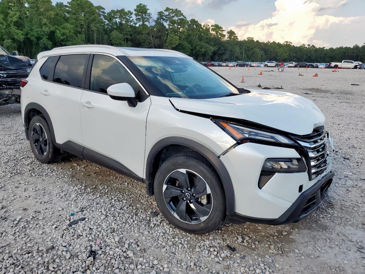 2024 NISSAN ROGUE