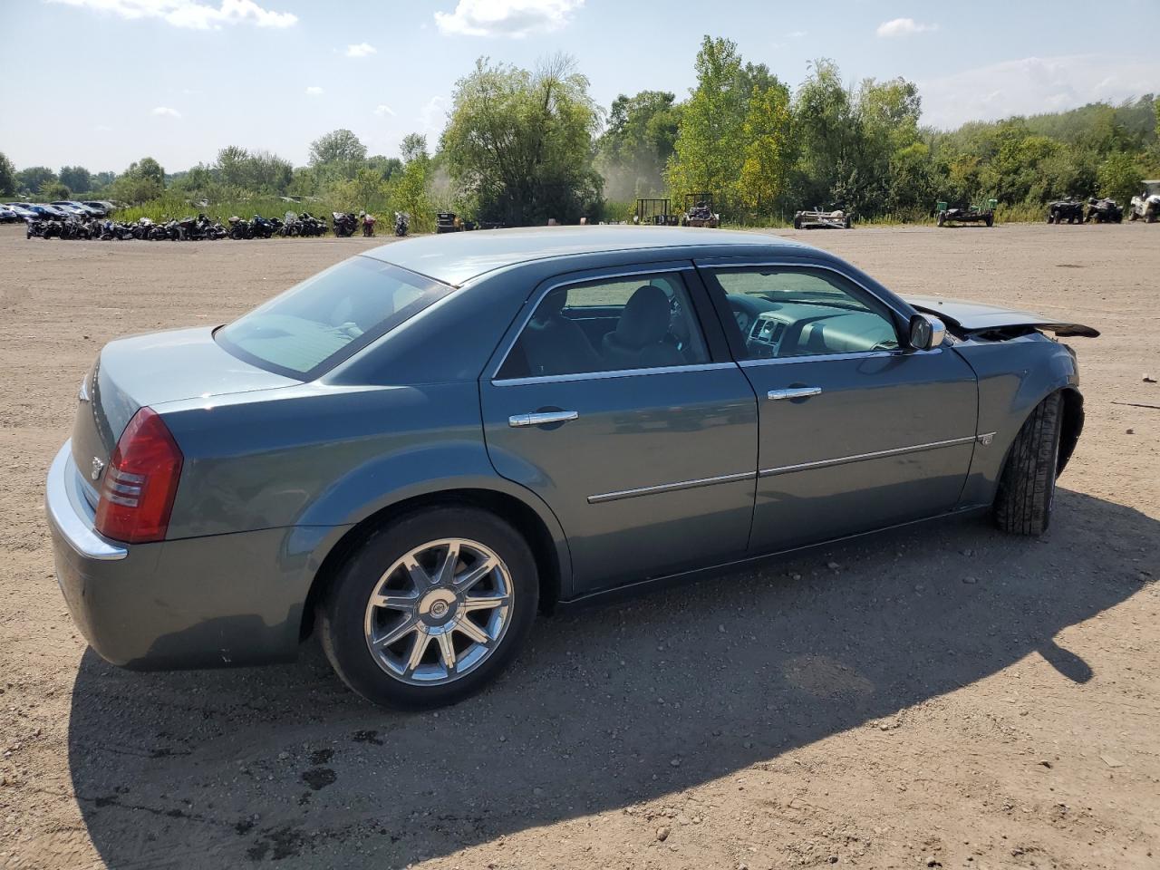 2005 CHRYSLER 300