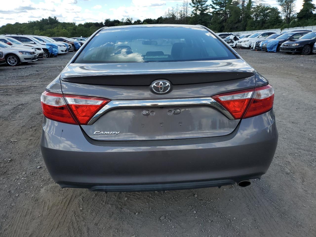 2016 TOYOTA CAMRY
