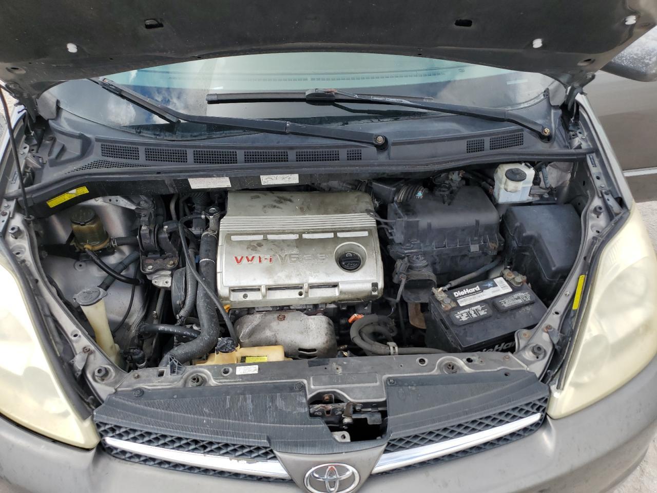 2005 TOYOTA SIENNA