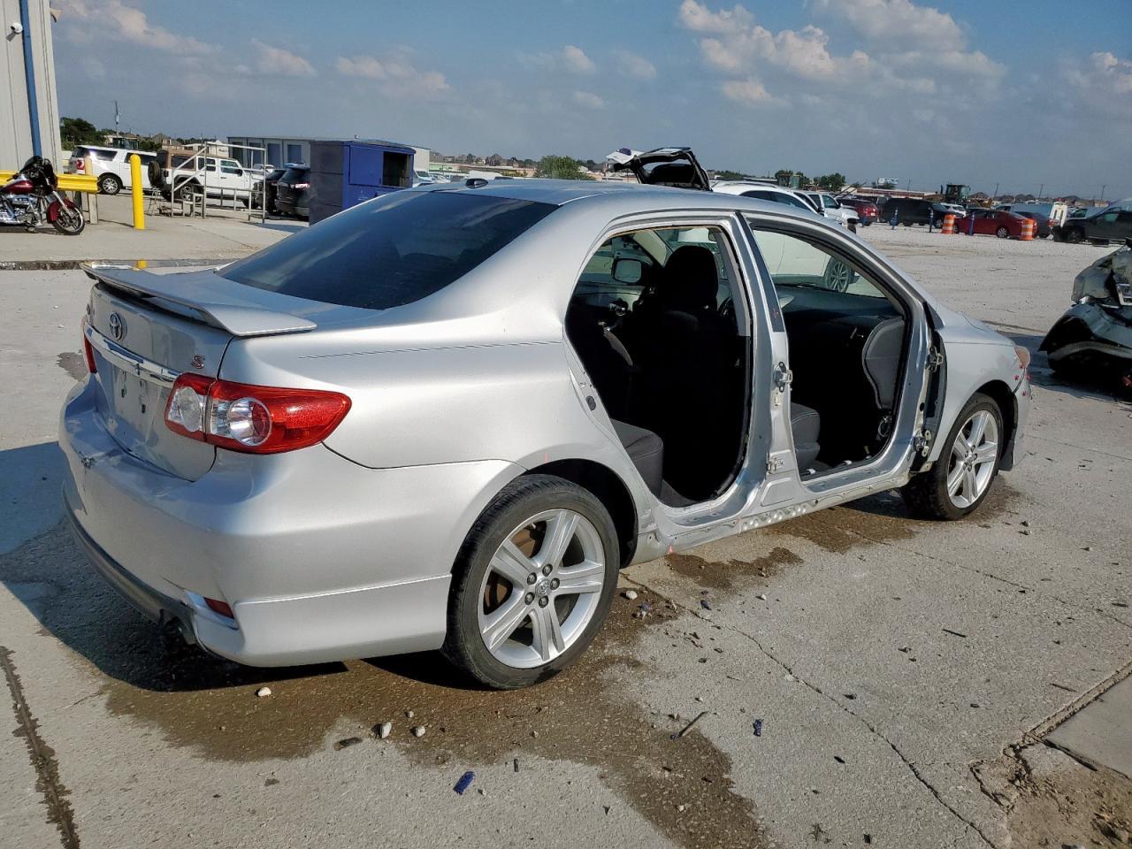 2013 TOYOTA COROLLA