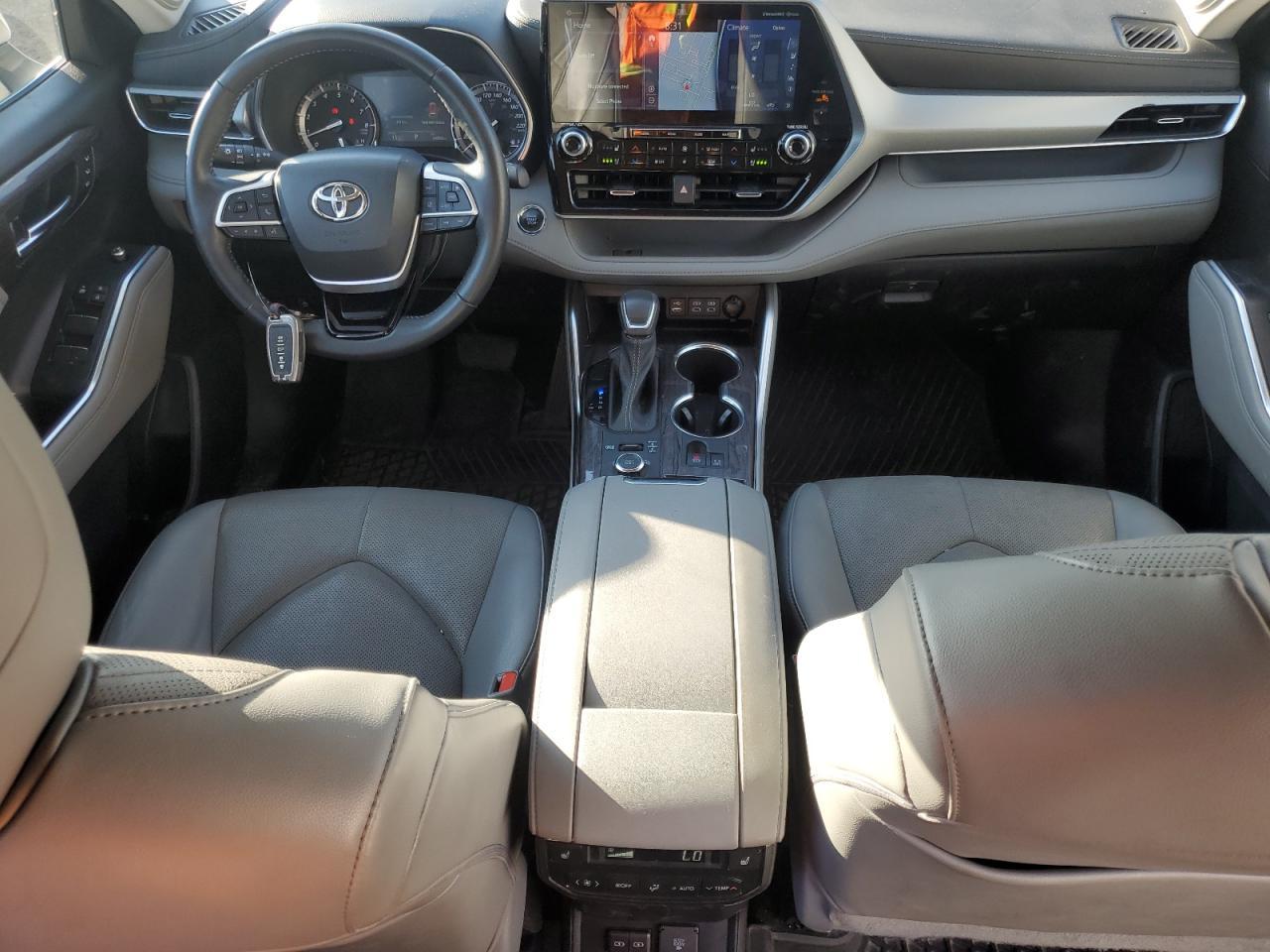 2022 TOYOTA HIGHLANDER