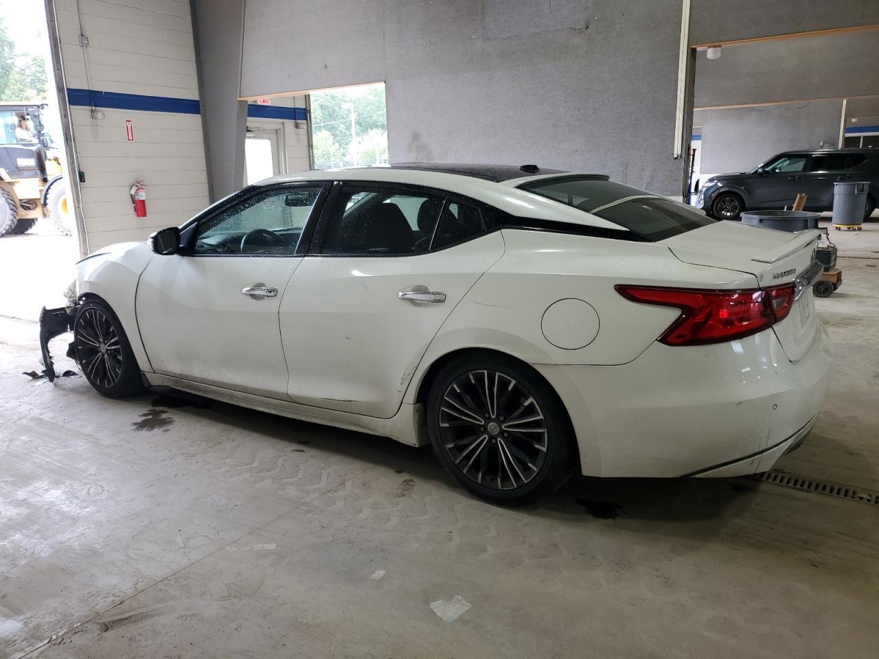 2016 NISSAN Maxima