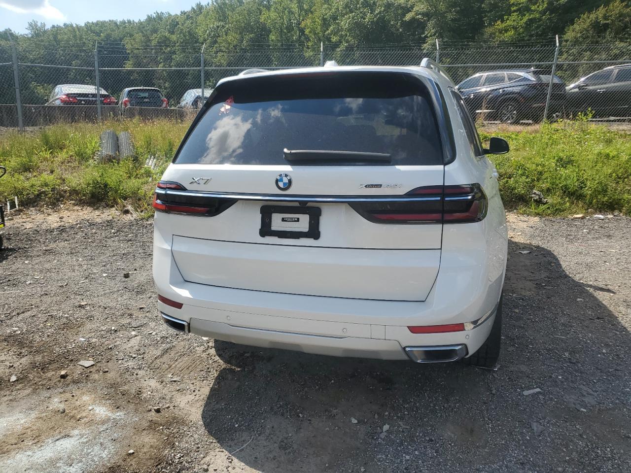 2023 BMW X7