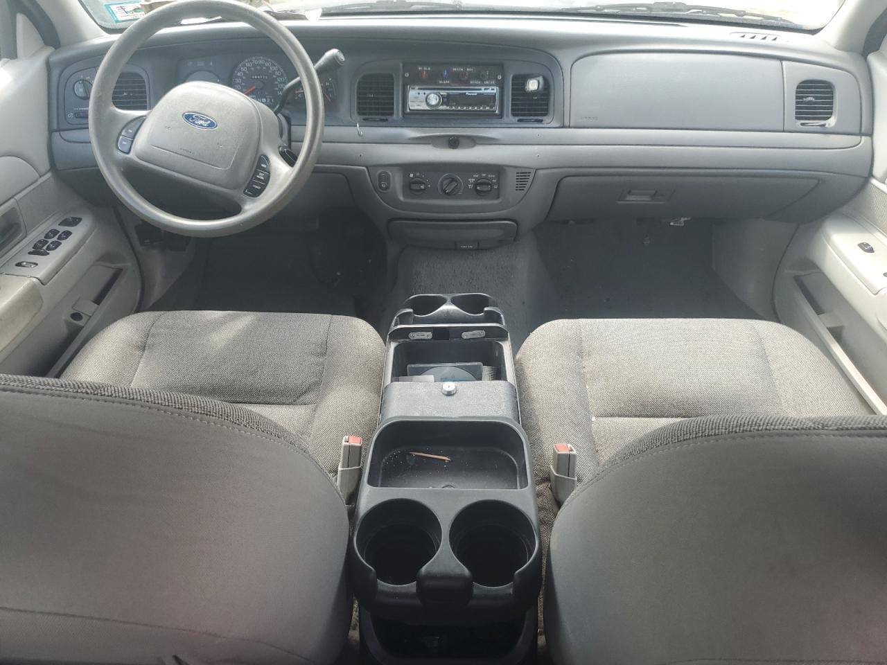 2003 FORD Crown Victoria