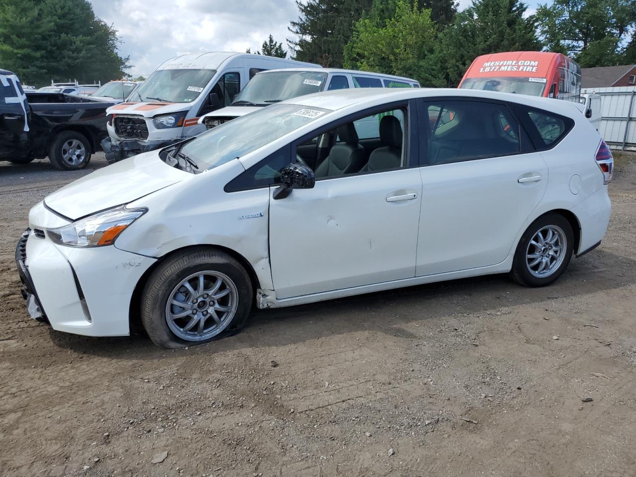 2017 TOYOTA PRIUS V
