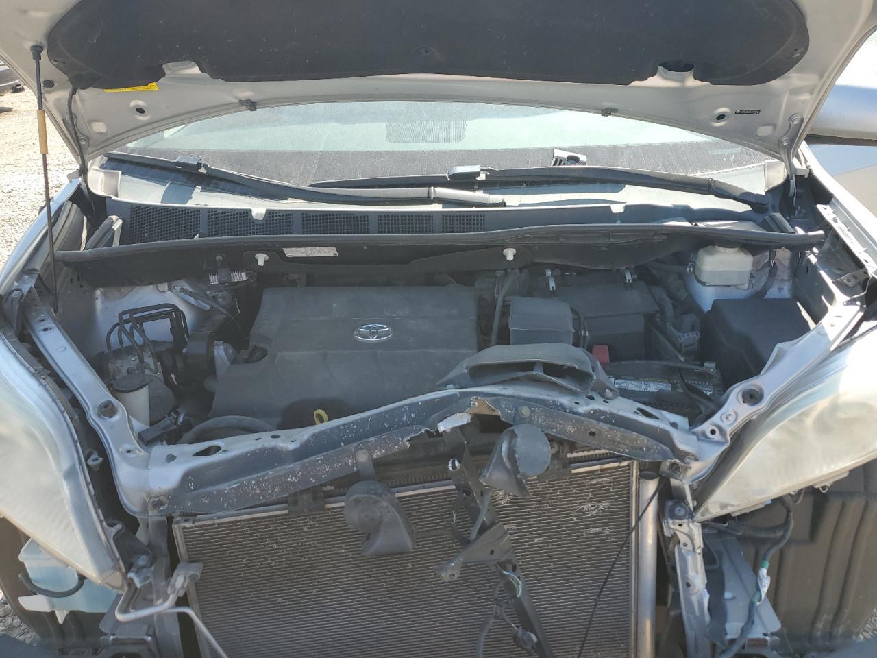 2014 TOYOTA SIENNA