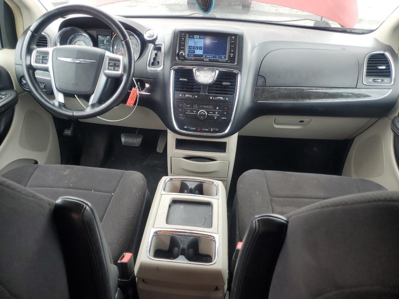 2011 CHRYSLER Town & Country