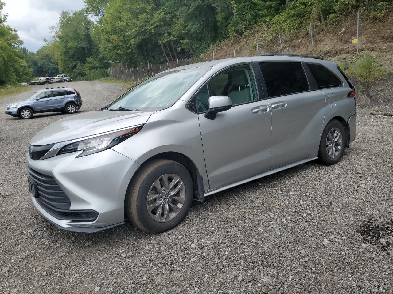2022 TOYOTA SIENNA