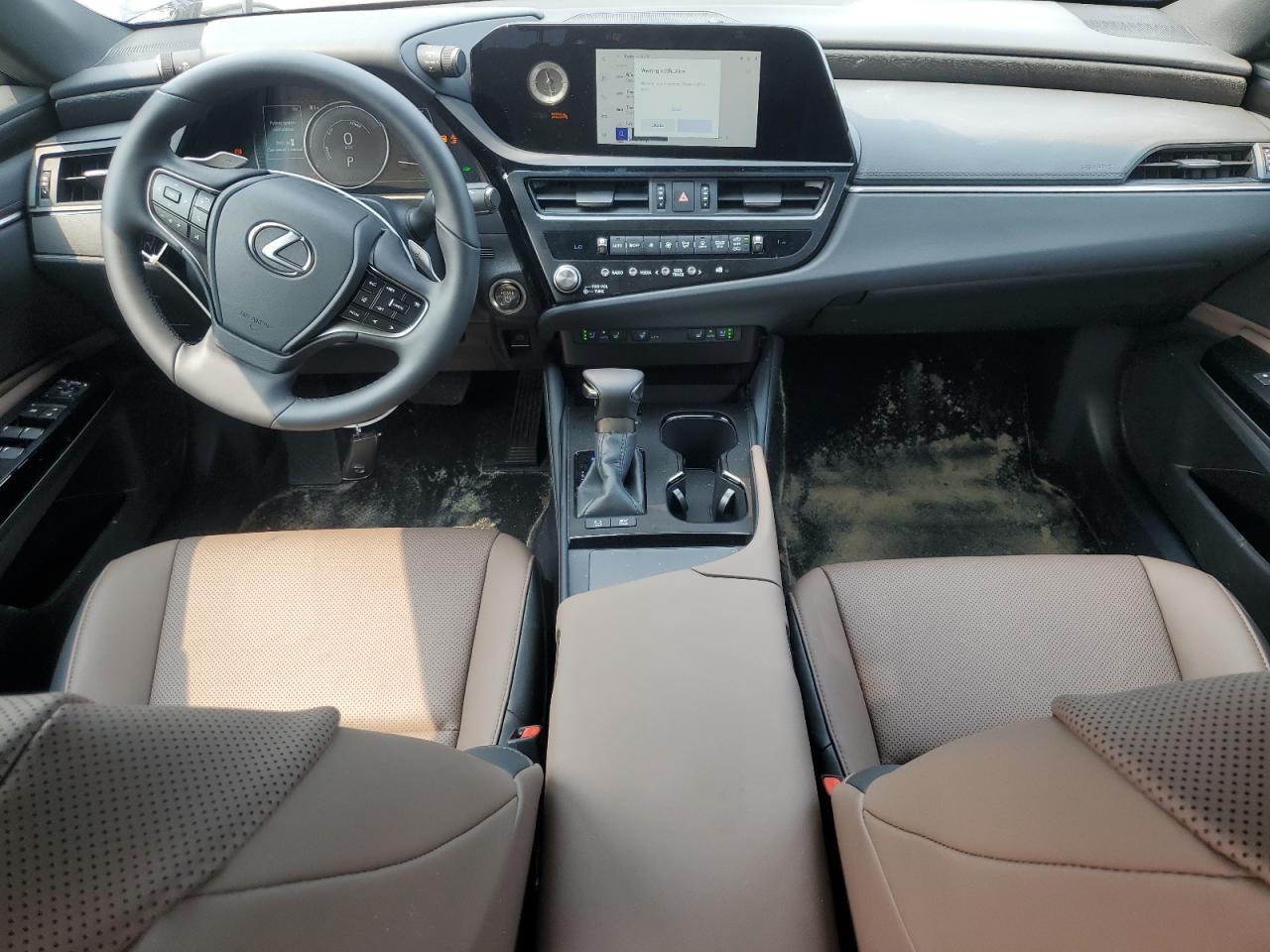 2025 LEXUS Es