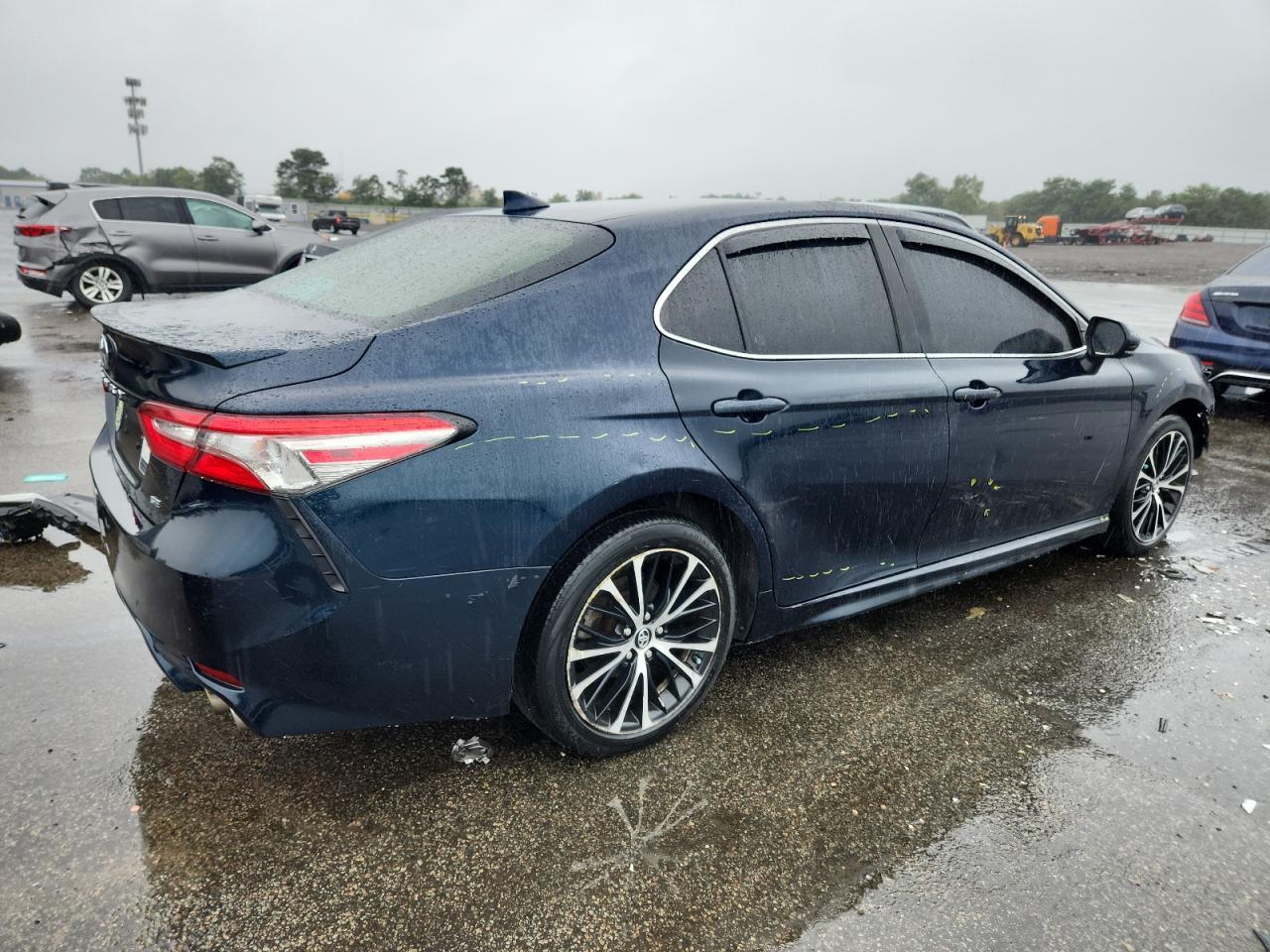 2019 TOYOTA CAMRY