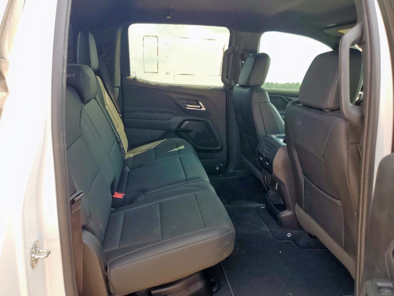 2025 CHEVROLET Silverado