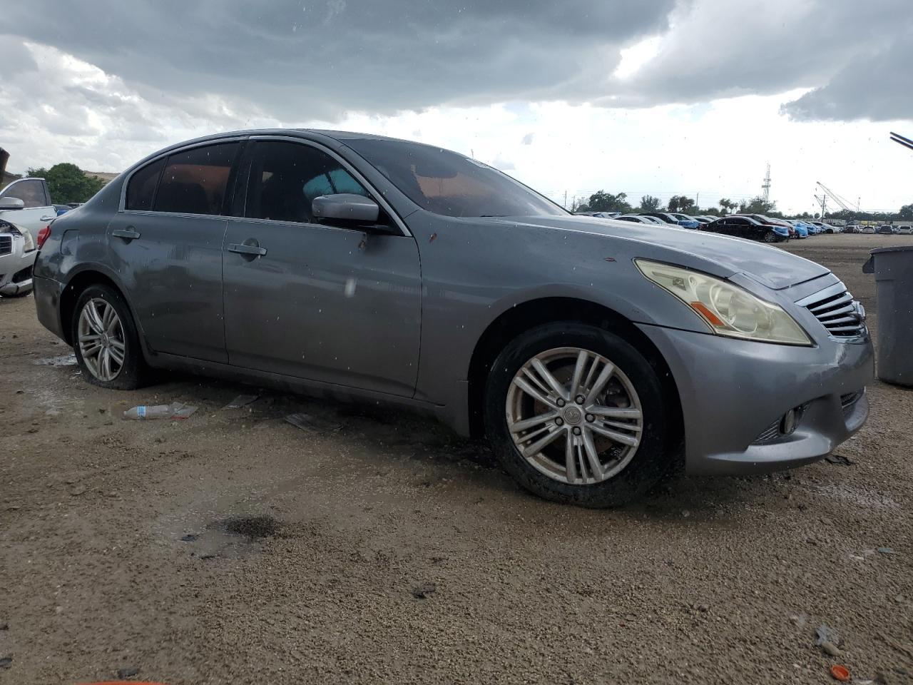 2011 INFINITI G37