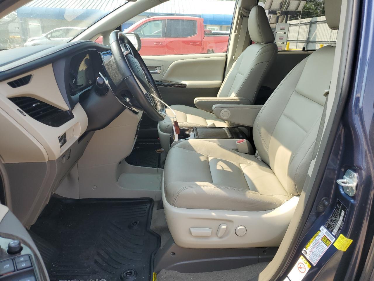 2018 TOYOTA SIENNA
