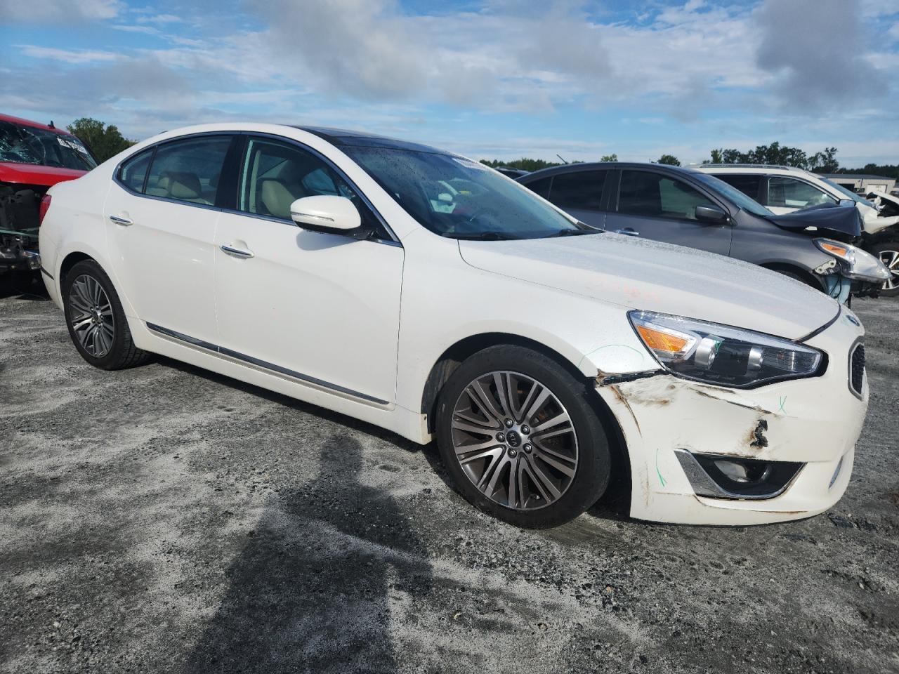 2014 KIA Cadenza