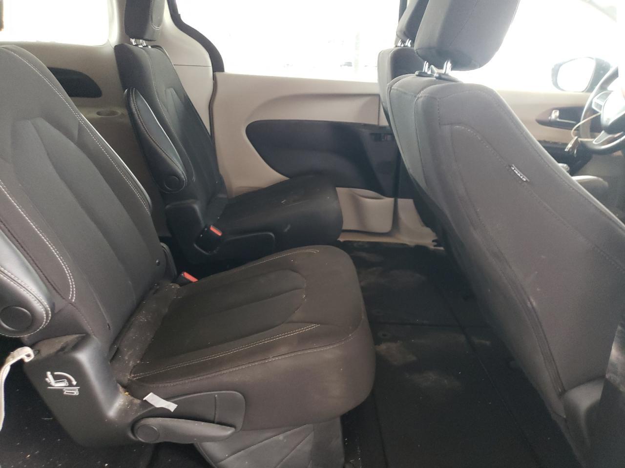 2023 CHRYSLER Voyager