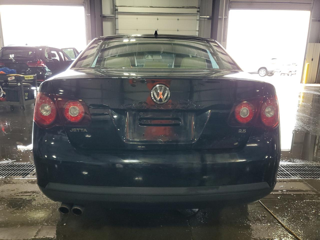 2010 VOLKSWAGEN JETTA