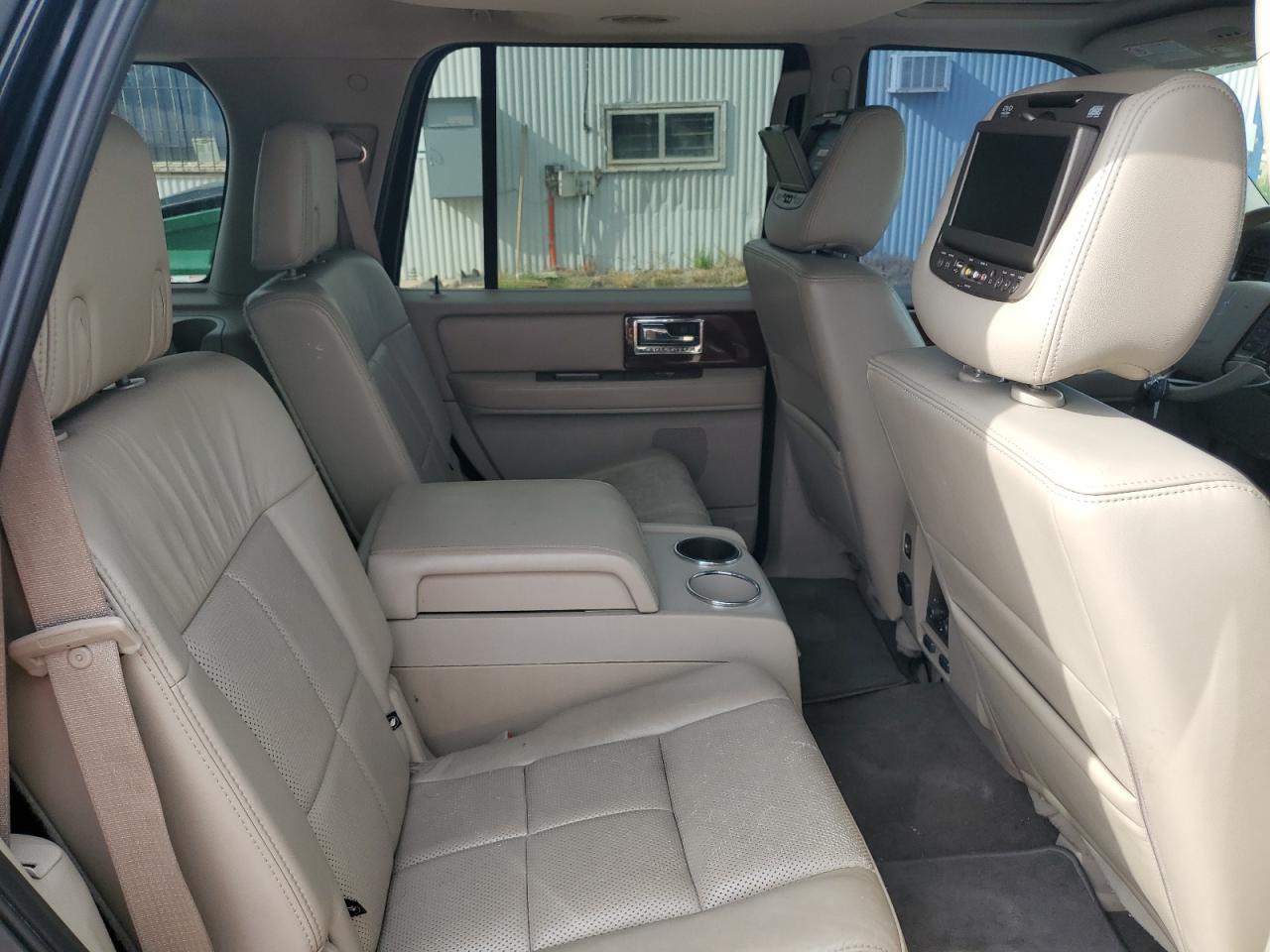 2011 LINCOLN Navigator