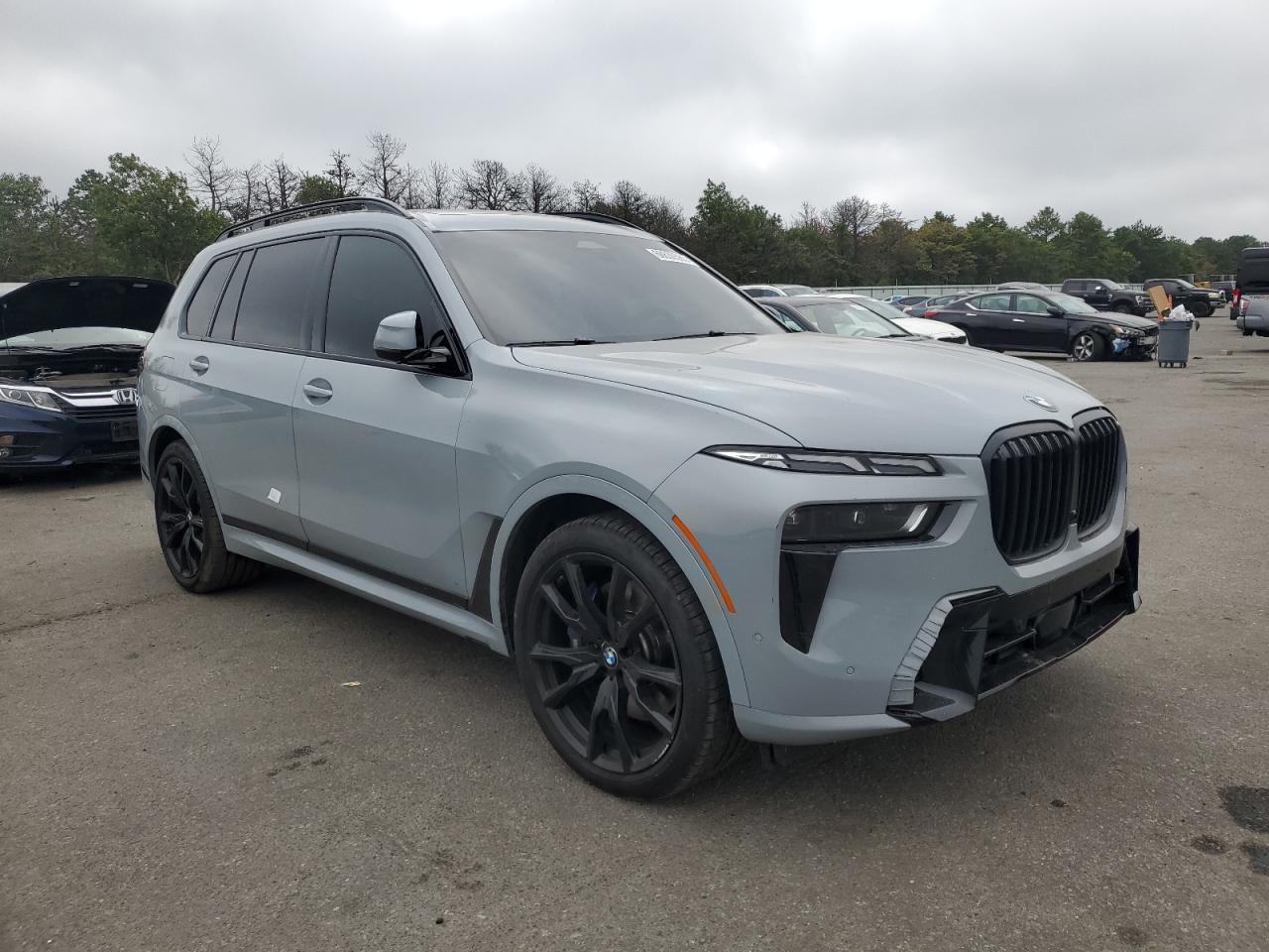 2023 BMW X7