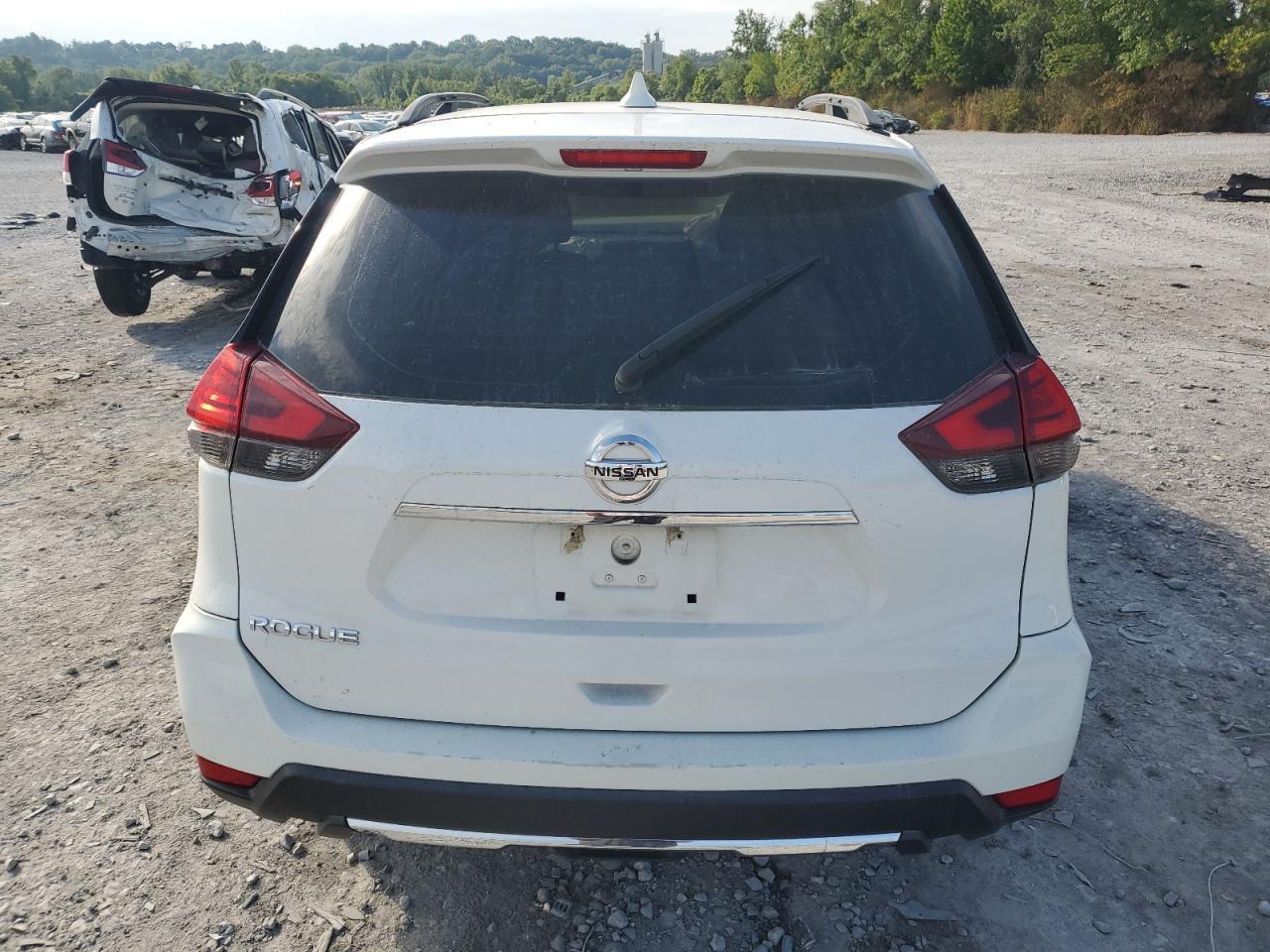 2017 NISSAN ROGUE