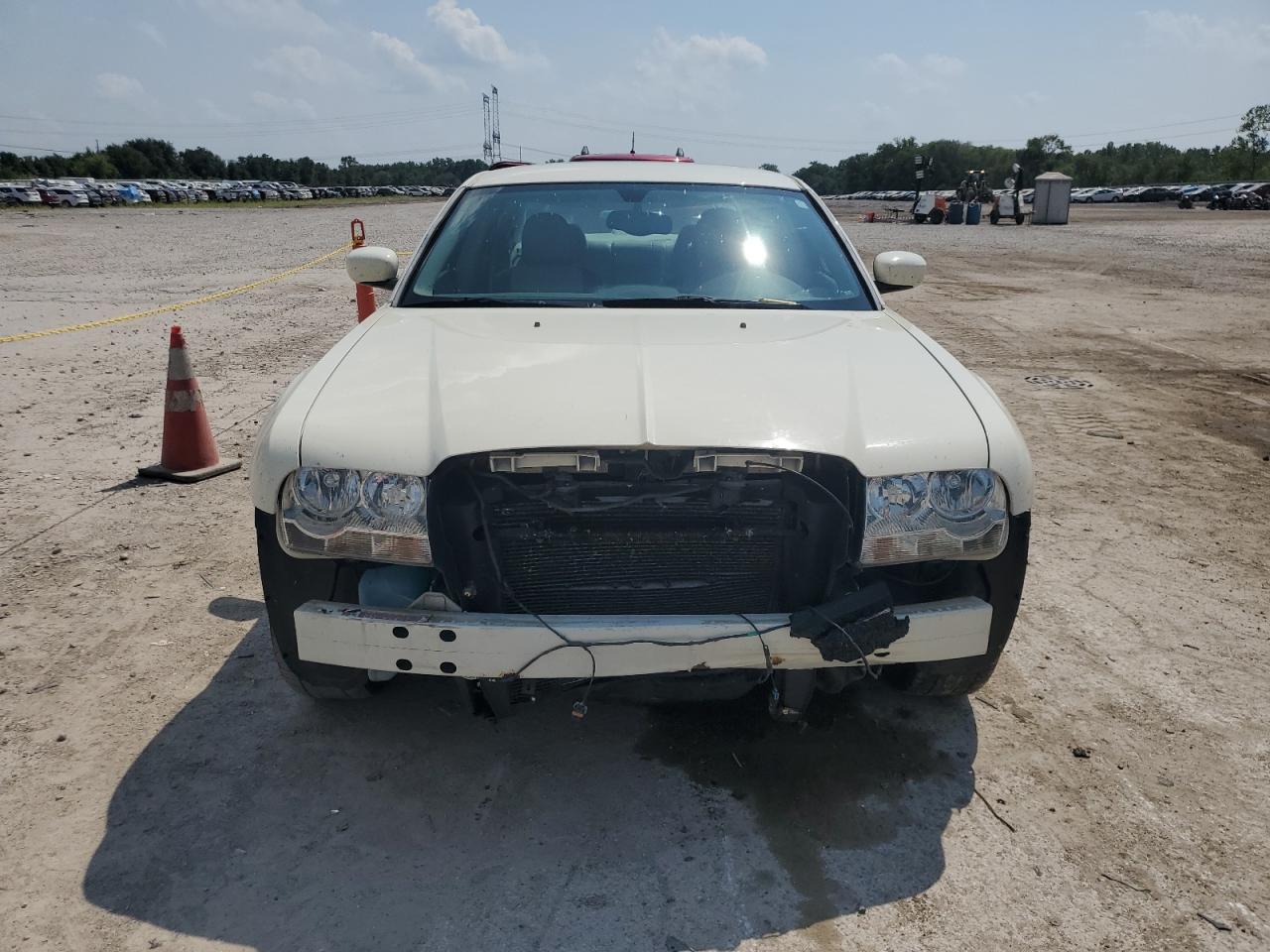 2005 CHRYSLER 300