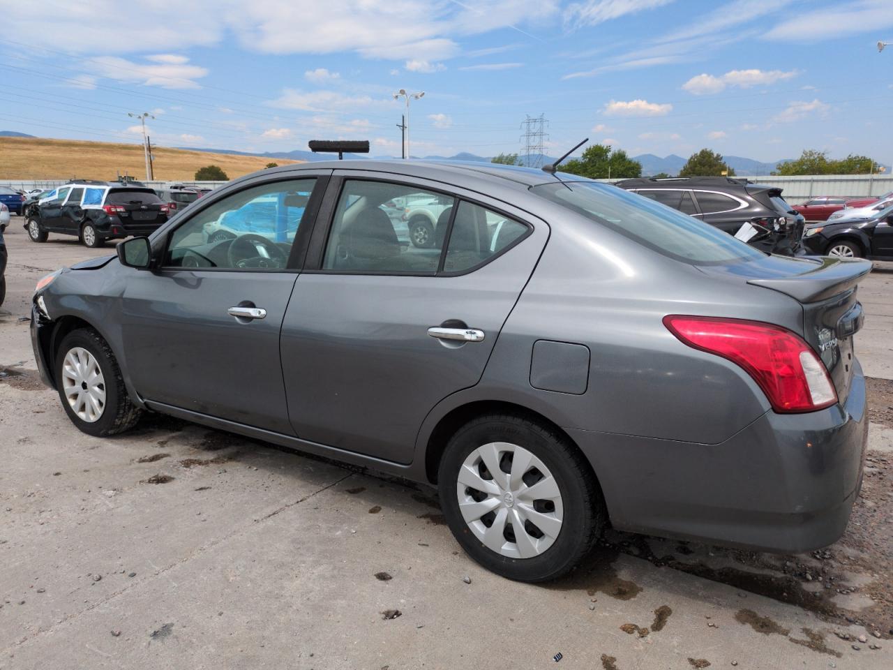 2017 NISSAN VERSA