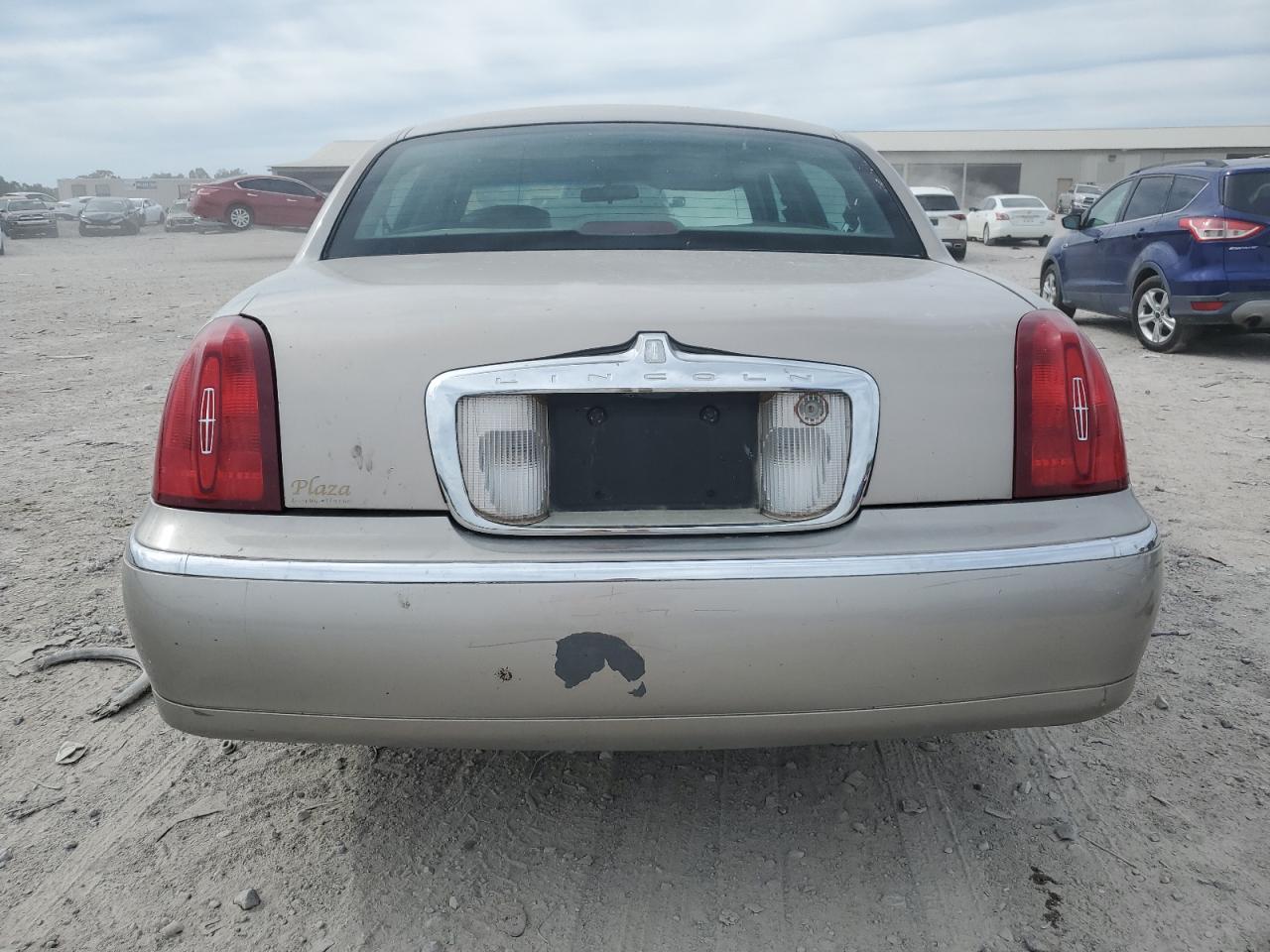 2000 LINCOLN Town Car