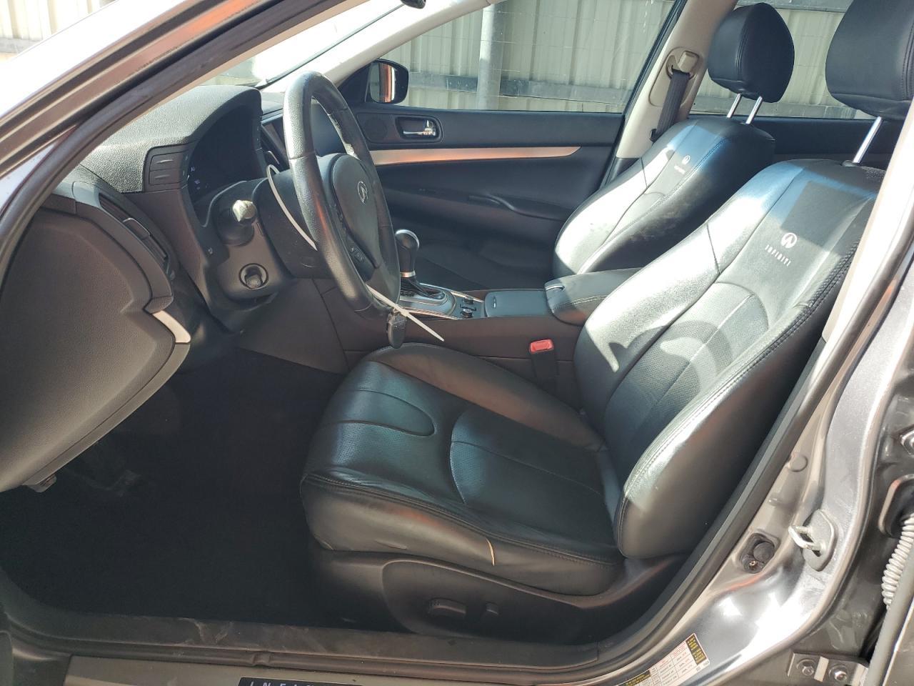 2013 INFINITI G37