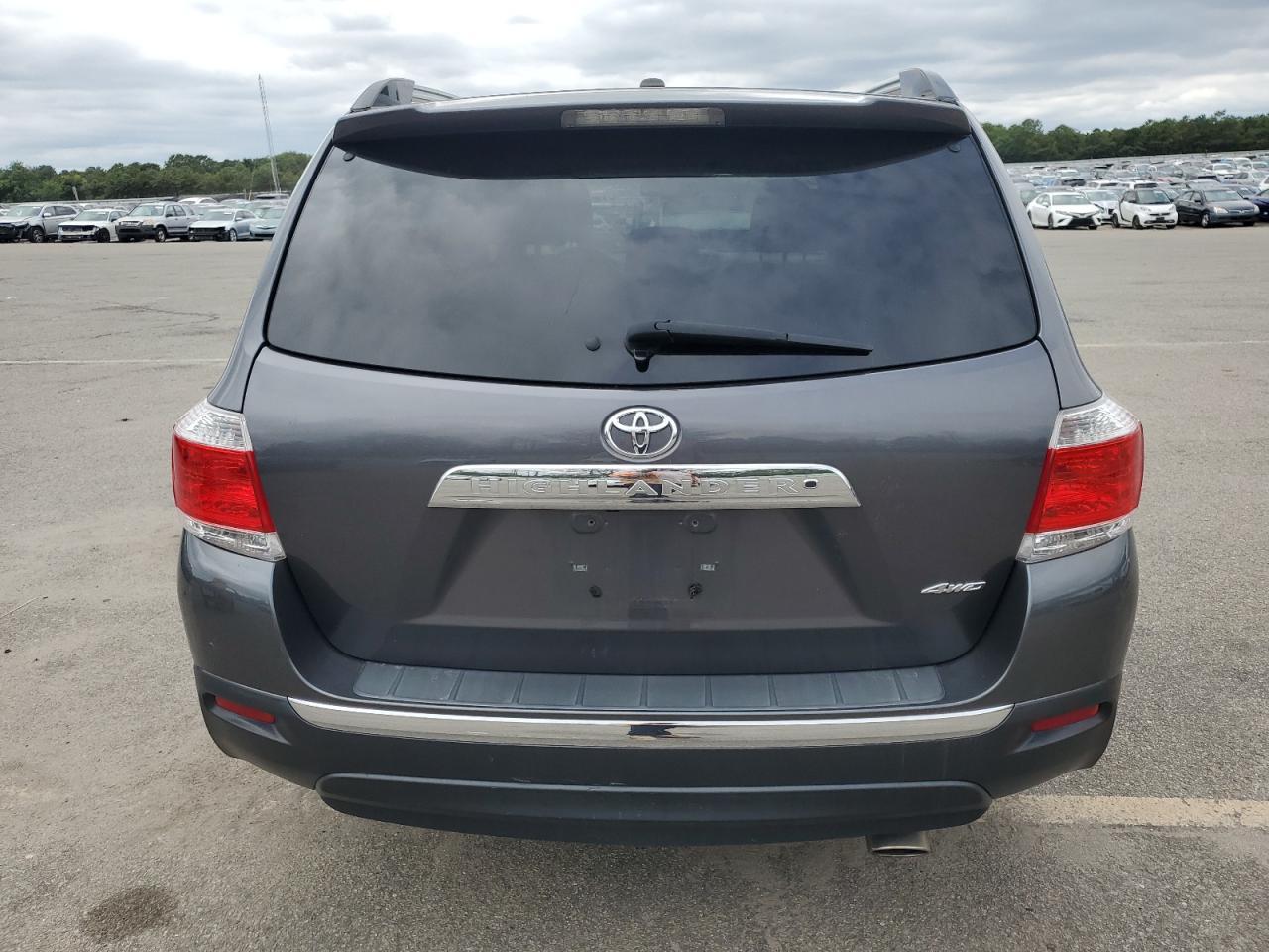 2011 TOYOTA HIGHLANDER