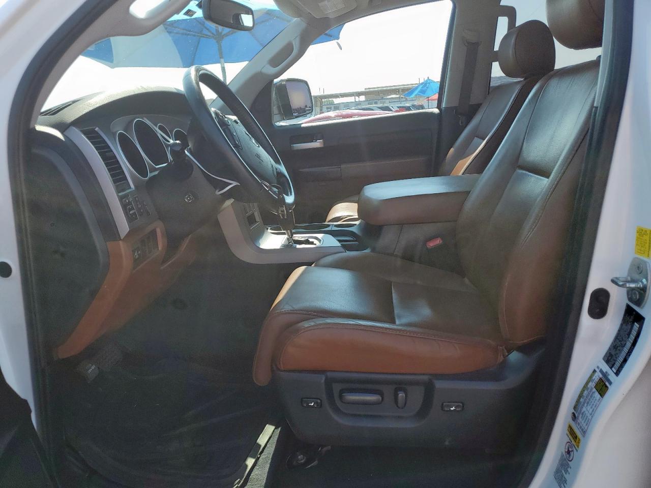 2011 TOYOTA TUNDRA