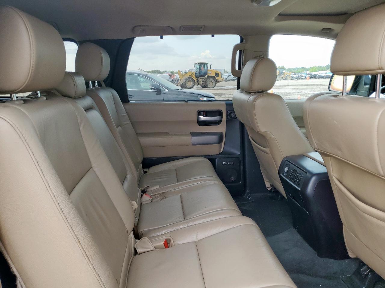 2015 TOYOTA Sequoia