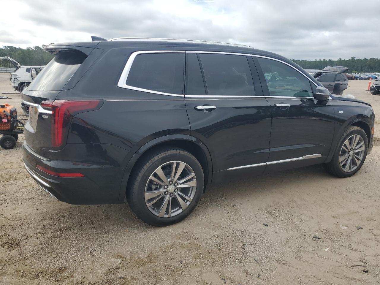 2025 CADILLAC XT6