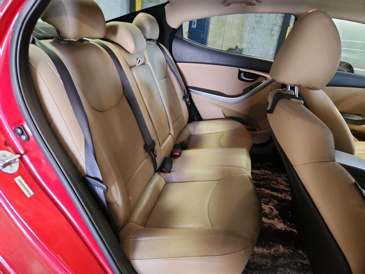 2012 HYUNDAI ELANTRA