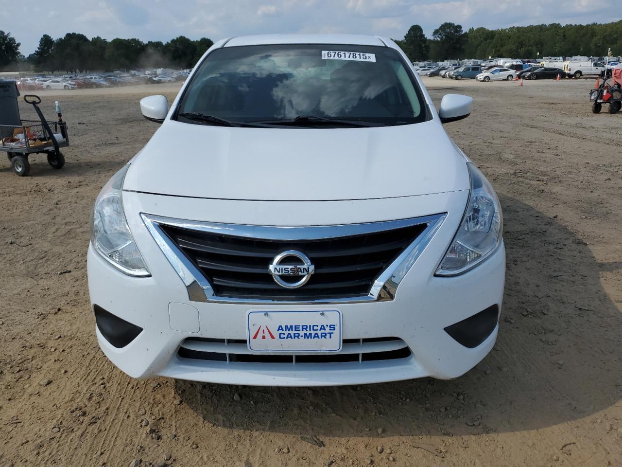 2017 NISSAN VERSA