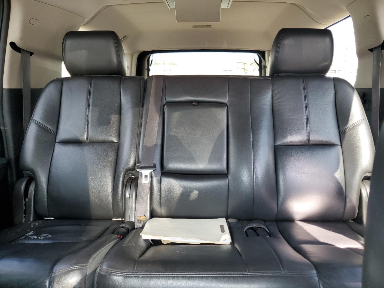 2013 CHEVROLET Suburban
